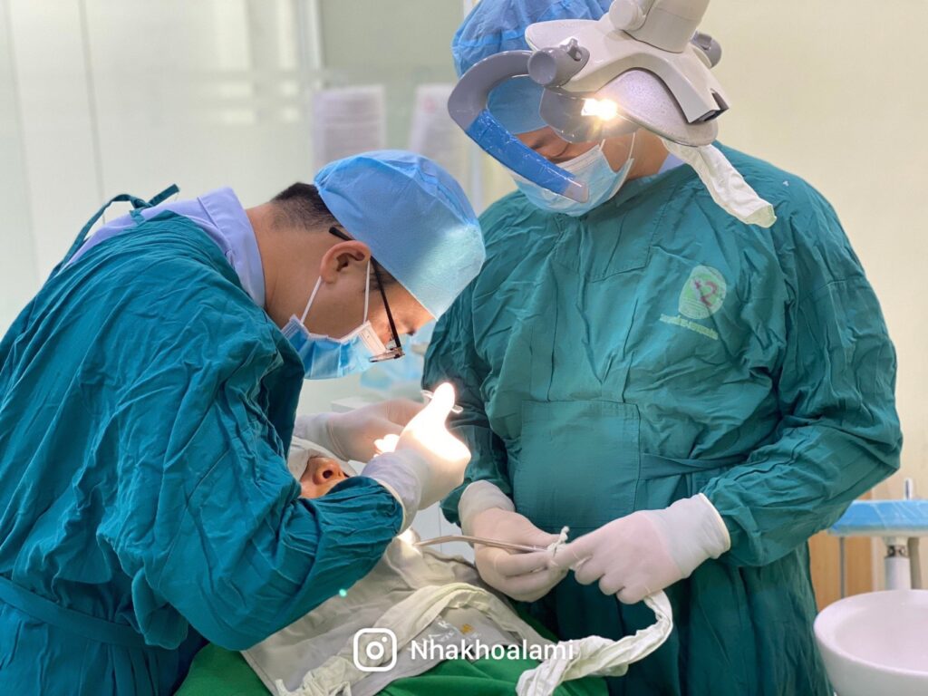 case2707-2 bác sĩ lami nhổ răng khôn